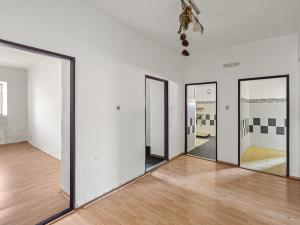 Prodej činžovního domu, Sadská, Palackého nám., 549 m2