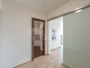 Pronájem bytu 2+kk, Praha - Vysočany, Svatošových, 65 m2