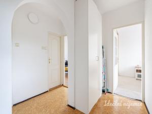 Pronájem bytu 3+1, Praha - Kobylisy, Kaňkovského, 70 m2