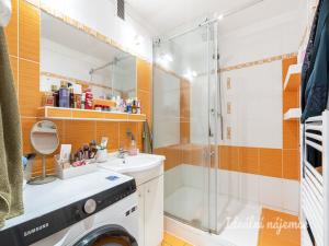 Pronájem bytu 3+1, Praha - Kobylisy, Kaňkovského, 70 m2
