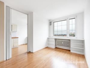 Pronájem bytu 3+1, Praha - Kobylisy, Kaňkovského, 70 m2