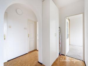 Pronájem bytu 3+1, Praha - Kobylisy, Kaňkovského, 70 m2