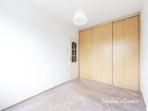 Pronájem bytu 3+1, Praha - Kobylisy, Kaňkovského, 70 m2