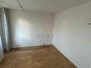 Prodej bytu 3+1, Karlovy Vary, Vítězná, 74 m2