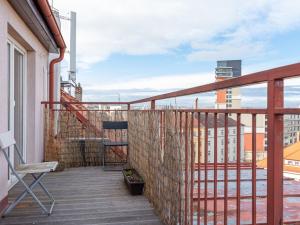 Pronájem bytu 2+kk, Praha - Holešovice, U parního mlýna, 81 m2