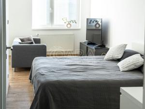 Pronájem bytu 2+kk, Praha, Zakšínská, 61 m2