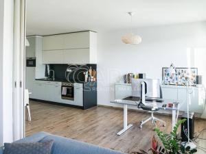 Pronájem bytu 2+kk, Praha, Zakšínská, 61 m2