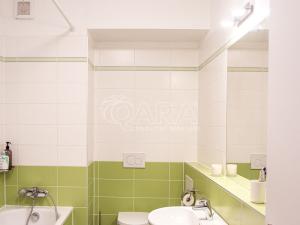 Pronájem bytu 2+kk, Praha, Zakšínská, 61 m2