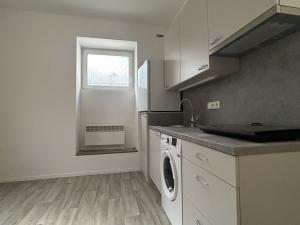 Pronájem bytu 1+kk, Praha - Dejvice, Šárecká, 18 m2