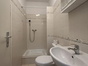 Pronájem bytu 1+kk, Praha - Dejvice, Šárecká, 18 m2
