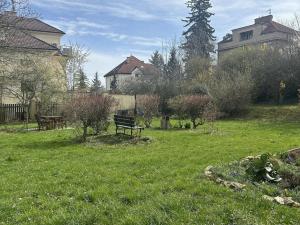 Pronájem bytu 1+kk, Praha - Dejvice, Šárecká, 18 m2