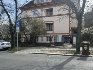 Pronájem bytu 1+kk, Praha - Dejvice, Šárecká, 18 m2