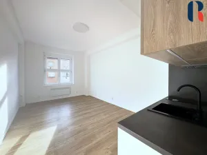 Pronájem bytu 1+kk, Praha - Braník, Branická, 30 m2
