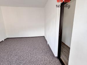 Pronájem bytu 1+1, Karlovy Vary, Krymská, 35 m2