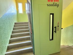 Pronájem bytu 1+1, Karlovy Vary, Krymská, 35 m2