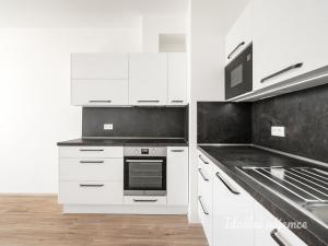 Pronájem bytu 2+kk, Praha - Holešovice, Jankovcova, 62 m2