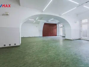Pronájem obchodního prostoru, Praha - Staré Město, Staroměstské náměstí, 350 m2