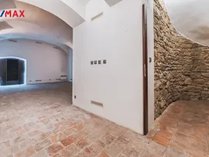 Pronájem obchodního prostoru, Praha - Staré Město, Staroměstské náměstí, 350 m2