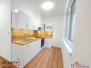 Pronájem bytu 1+kk, Plzeň - Jižní Předměstí, 38 m2