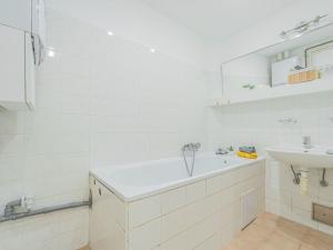 Prodej bytu 2+kk, Praha - Žižkov, Lucemburská, 53 m2