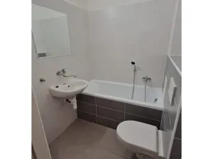 Pronájem bytu 1+kk, Praha - Holešovice, Tusarova, 30 m2