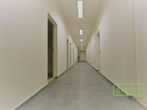 Pronájem obchodního prostoru, Praha - Černý Most, Kpt. Stránského, 11 m2