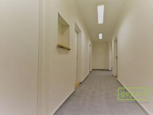 Pronájem obchodního prostoru, Praha - Černý Most, Kpt. Stránského, 11 m2
