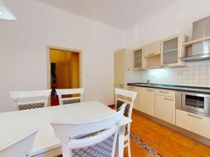Prodej bytu 2+1, Karlovy Vary, Foersterova, 69 m2