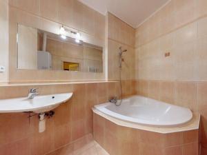 Prodej bytu 2+1, Karlovy Vary, Foersterova, 69 m2