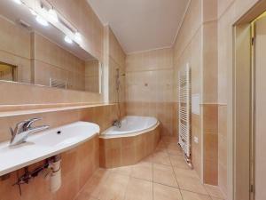 Prodej bytu 2+1, Karlovy Vary, Foersterova, 69 m2