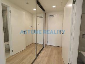 Pronájem bytu 1+kk, Praha - Žižkov, Šrámkové, 43 m2