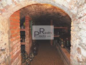 Prodej historického objektu, Znojmo - Oblekovice, 1530 m2