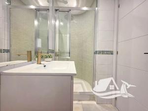 Prodej bytu 4+kk, Castillo de la Duquesa, Španělsko, 90 m2