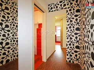 Prodej bytu 2+1, Karlovy Vary - Drahovice, Vítězná, 33 m2