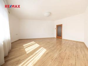 Pronájem bytu 3+1, Praha - Podolí, Jeremenkova, 80 m2