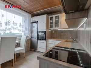 Prodej bytu 4+1, Chodová Planá, sídliště Lučina, 80 m2