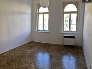 Pronájem bytu 2+kk, Praha - Vinohrady, Sarajevská, 45 m2