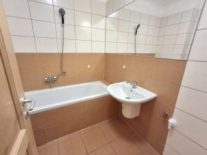 Pronájem bytu 2+kk, Teplice, Masarykova třída, 34 m2