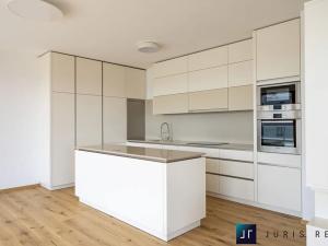 Prodej atypického bytu, Praha - Hrdlořezy, Nad Smetankou, 131 m2