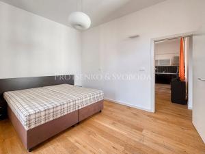 Prodej bytu 2+kk, Praha - Žižkov, U božích bojovníků, 50 m2