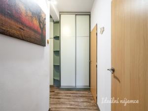 Pronájem bytu 2+1, Praha - Strašnice, Jevanská, 61 m2