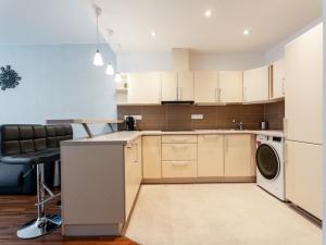 Prodej ubytování, Praha - Karlín, Kollárova, 54 m2