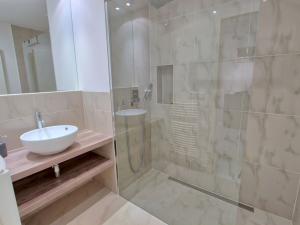 Prodej ubytování, Praha - Karlín, Kollárova, 54 m2