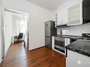 Pronájem bytu 2+kk, Praha - Vinohrady, náměstí Jiřího z Lobkovic, 48 m2