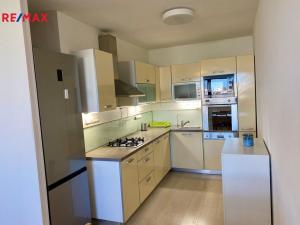 Prodej bytu 3+kk, Praha - Horní Měcholupy, Veronské nám., 68 m2