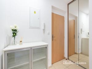 Pronájem bytu 2+kk, Praha - Kyje, Břeclavská, 48 m2