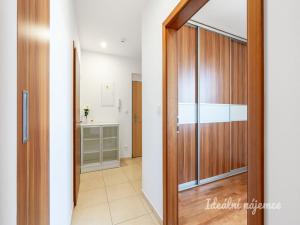Pronájem bytu 2+kk, Praha - Kyje, Břeclavská, 48 m2