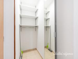 Pronájem bytu 2+kk, Praha - Kyje, Břeclavská, 48 m2