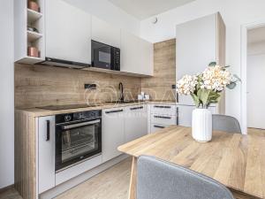Pronájem bytu 1+kk, Praha - Karlín, Pobřežní, 32 m2
