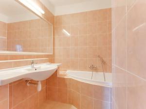 Prodej bytu 2+kk, Praha, Peroutkova, 32 m2
